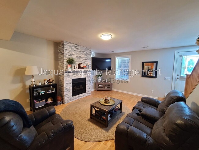1117 Broad St Unit T5