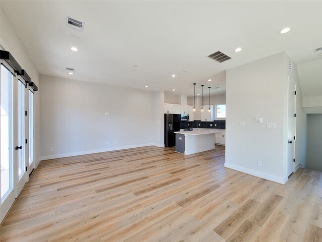 Building Photo - 905 Quitman St