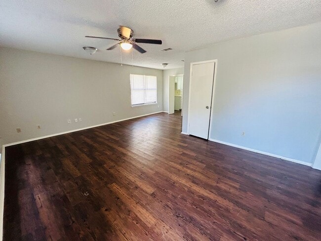 Photo - 324 Mill Creek Cir