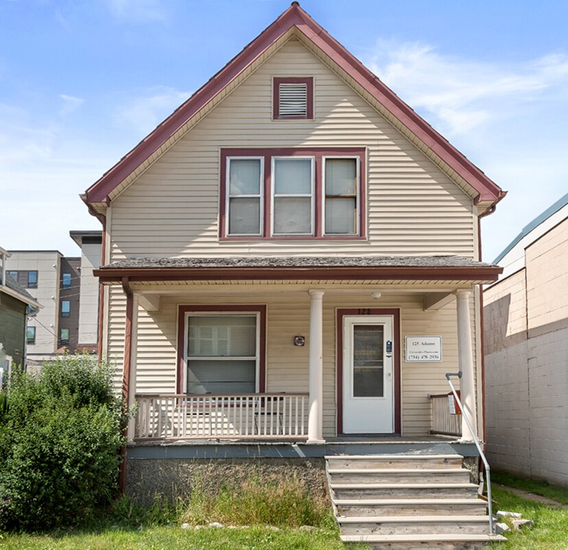 125 Adams - 125 Adams St Unidad House