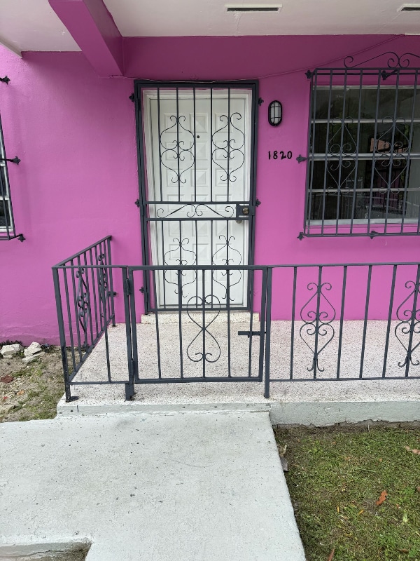 Building Photo - 1820 NW 34th St Rental