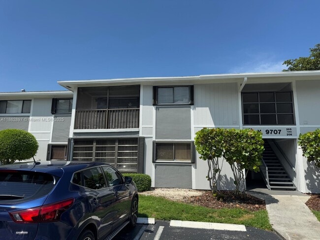 Building Photo - 9707 Hammocks Blvd Unit 205 Rental