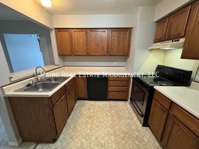 Photo - 114 Main Rd S Unit Apt. H