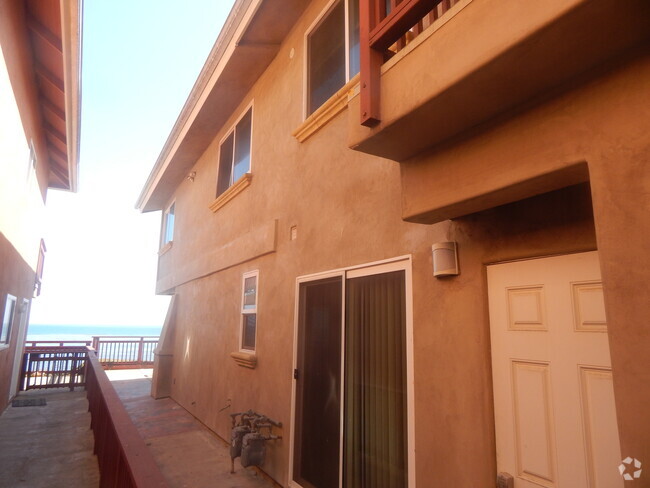 Building Photo - 6703 Del Playa Dr A-1 Rental