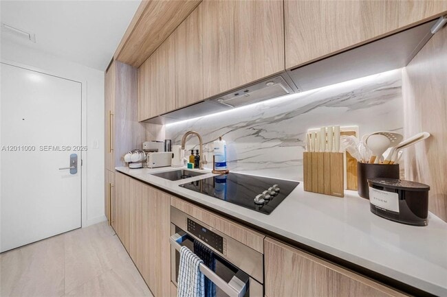 Photo - 77 SE 5th St Unidad 3305