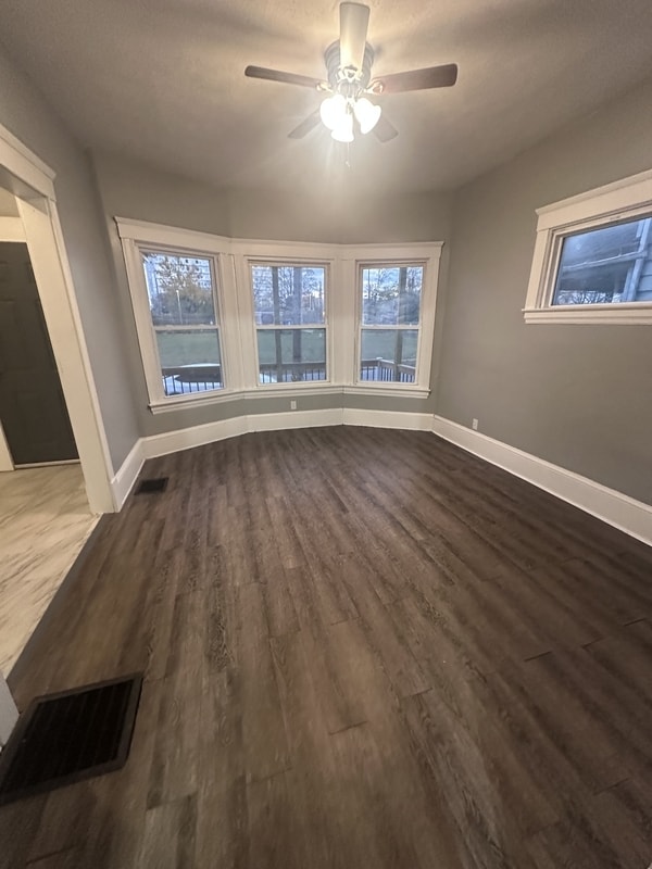 Photo - 9415 Edmunds Ave