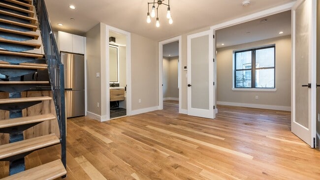 Building Photo - 595 Myrtle Ave