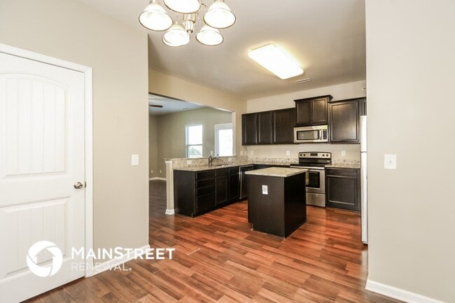 Photo - 641 Hastings Road