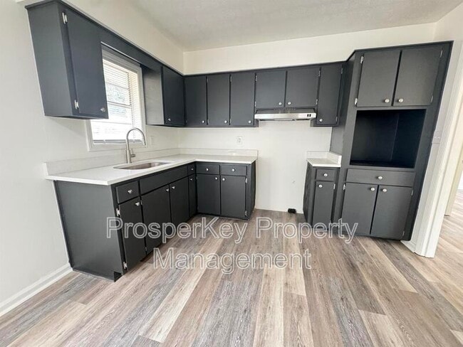 Photo - 5730 Teresa St