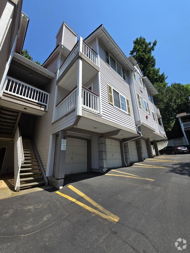 Building Photo - 8545 166th Ave NE Unit D211 Rental