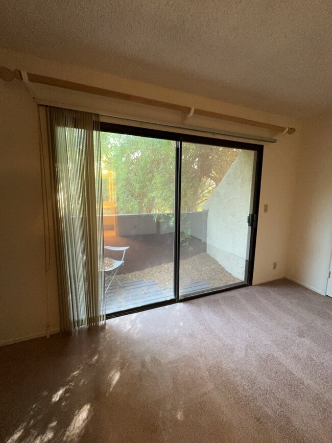 "Spacious 3-Bedroom Oasis with 1.5 Baths i... - "Spacious 3-Bedroom Oasis with 1.5 Baths i... Apartment