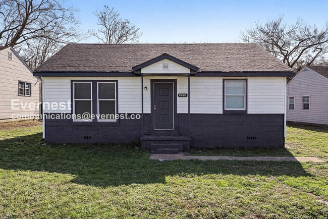 Building Photo - 2028 13th St N