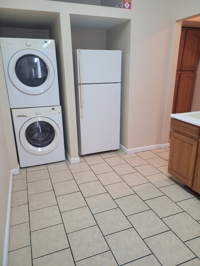 Photo - 705 S Poplar St