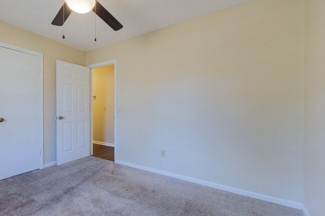 Photo - 615 Scott St