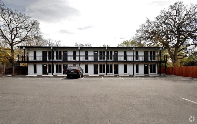 Building Photo - 4111 Avenue A Unit 105 Rental