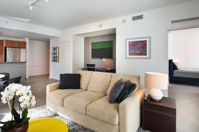 Photo - 300 S Biscayne Blvd Condo Unit T-1401