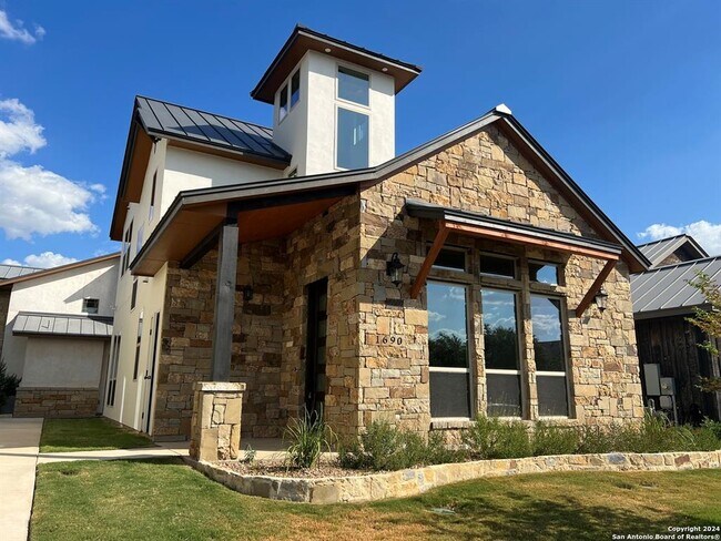 Photo - 1690 Gruene Vineyard Crossing Rental
