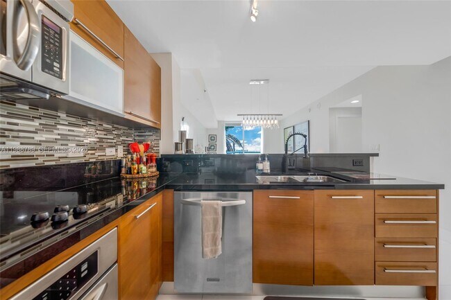 Photo - 253 NE 2nd St Unidad 1109