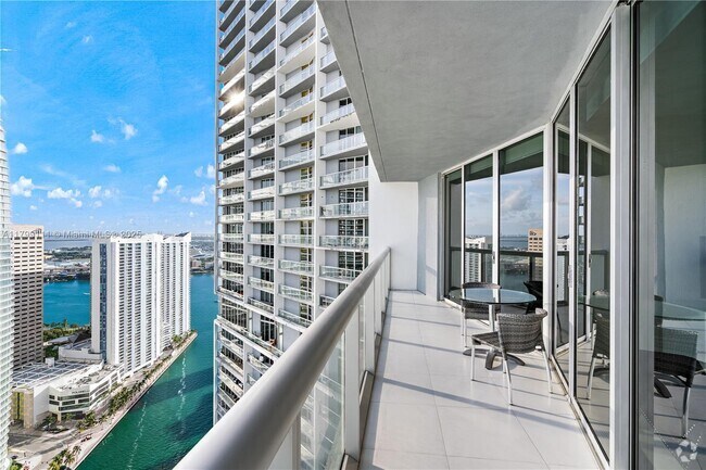 Building Photo - 475 Brickell Ave Unit 4514 Rental