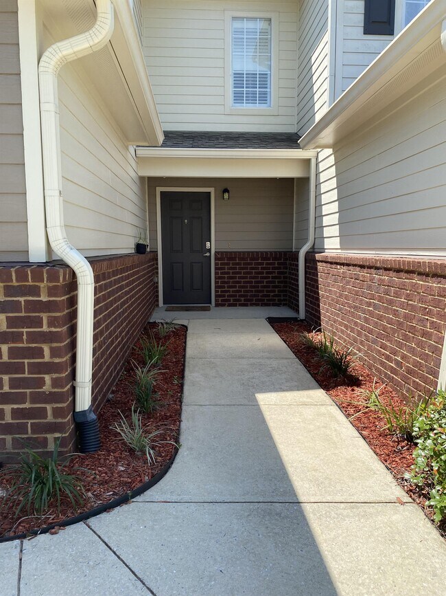 718 Majestic Dr