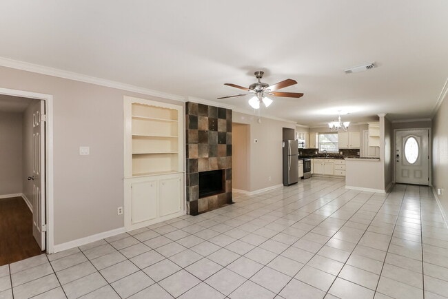 12805 Bexley Dr