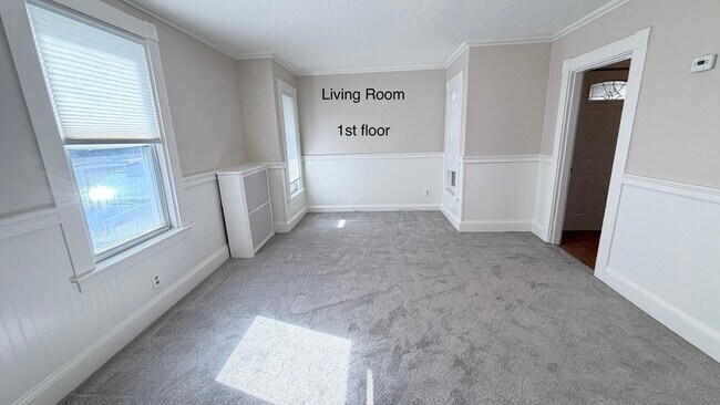 Photo - 391 Commercial St