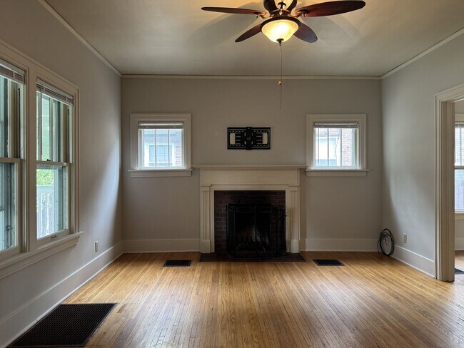 1004 S Busey Ave