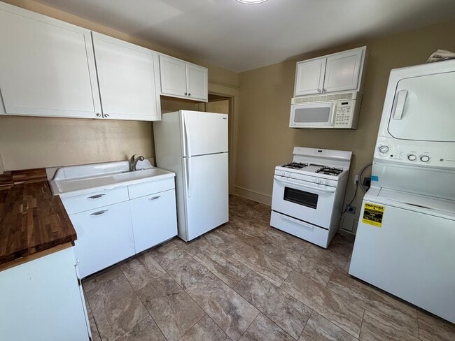 Photo - 611 Kellogg Ave