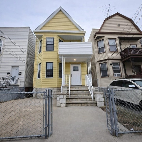 Photo - 144 Stevens Ave