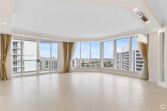 Building Photo - 21150 Point Pl Unit LPH 2902 Rental
