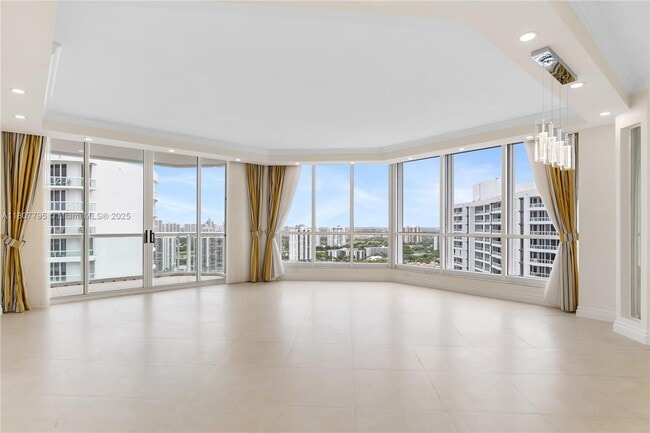 Building Photo - 21150 Point Pl Unit LPH 2902 Rental