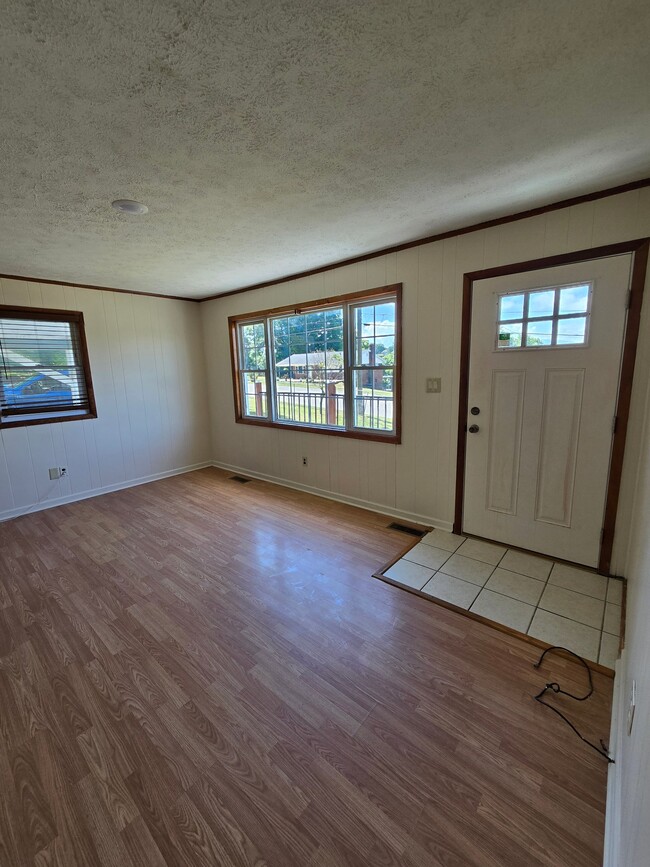 Photo - 304 Reservoir St