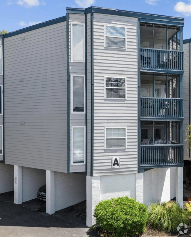 Building Photo - Live Your Best Beach Life in North Myrtle ... Rental