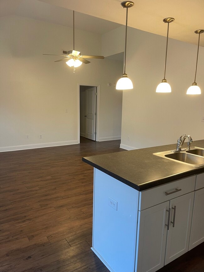 Photo - 1511 Joy St SE