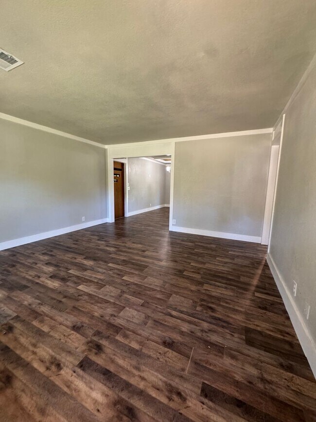 Photo - 3306 E Tucker Dr NW
