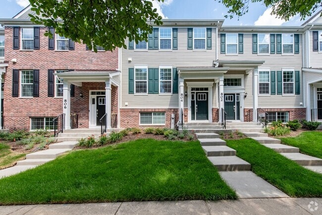 Building Photo - 804 Neubauer Circle Rental