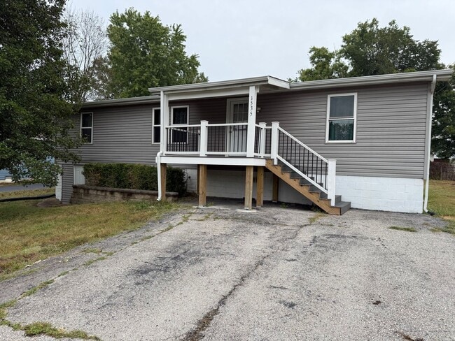 Building Photo - RARE FIND! Rental