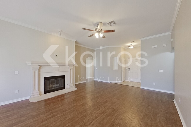 Photo - 4210 Syracuse St