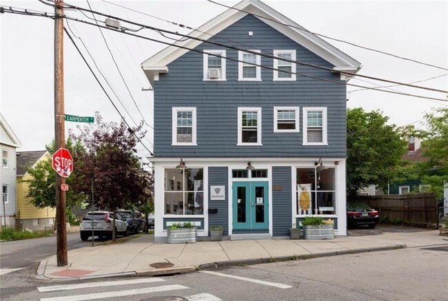 Building Photo - 186 Carpenter St Unit 2R