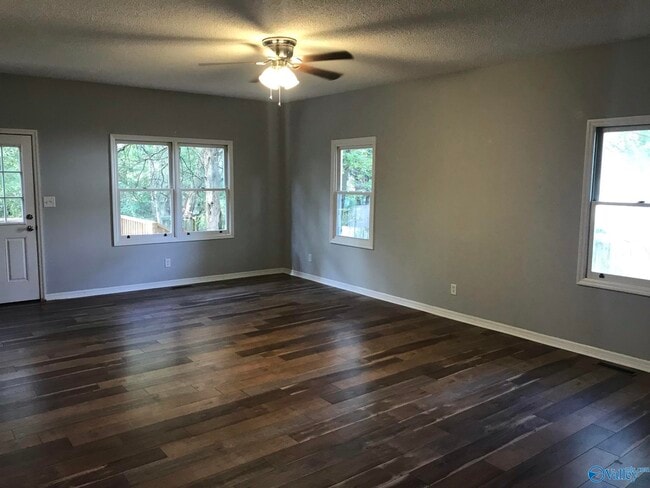 Photo - 104 Potomac Cir