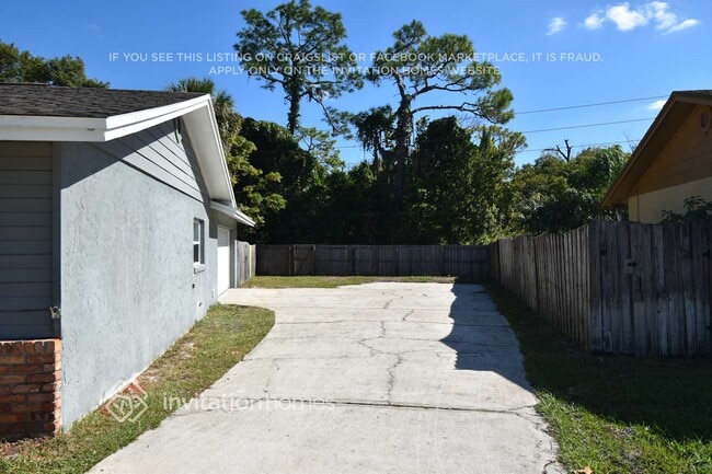 Photo - 112 Cottesmore Cir W Casa