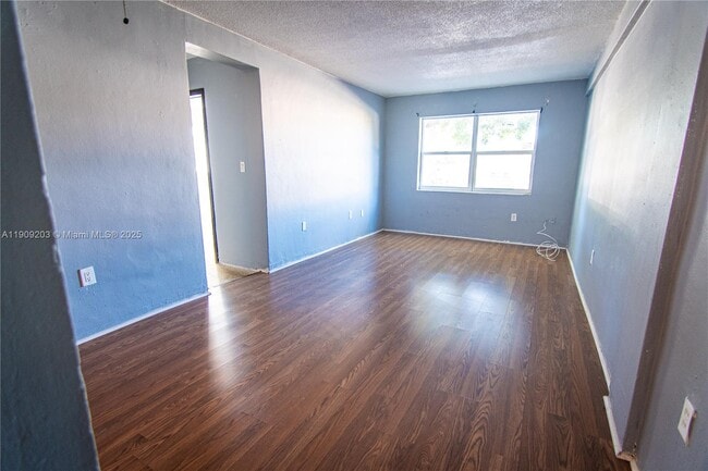 Photo - 2000 NW 29th St Unit 1