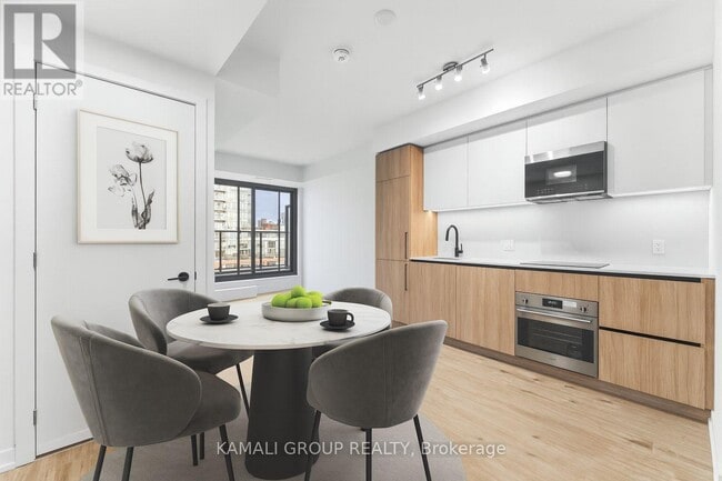 Photo - 35 Parliament St Unité 806