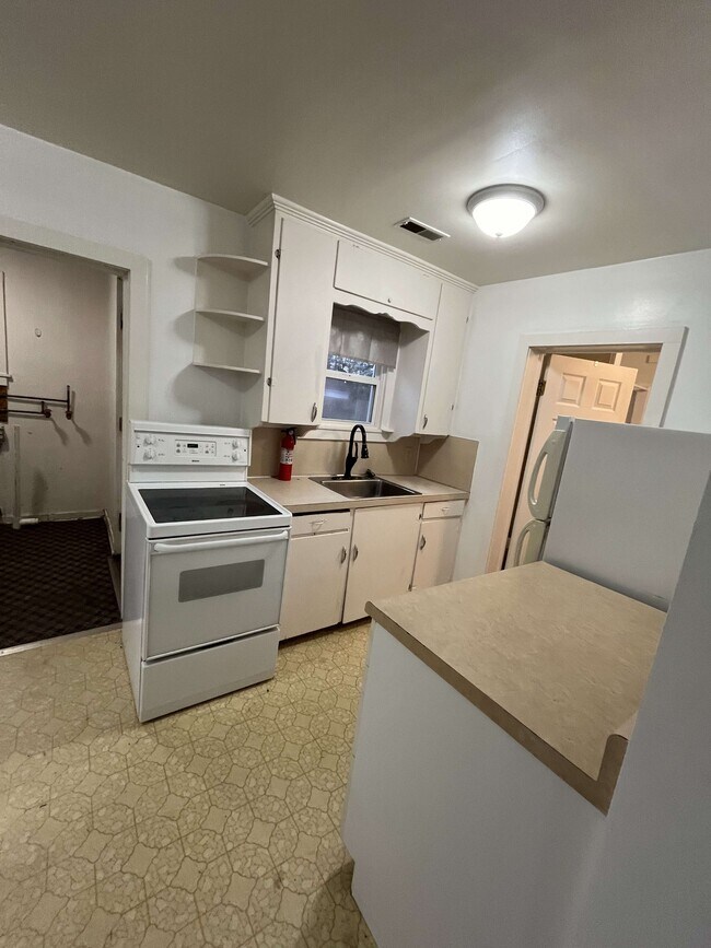 Photo - 808 E Lincoln St