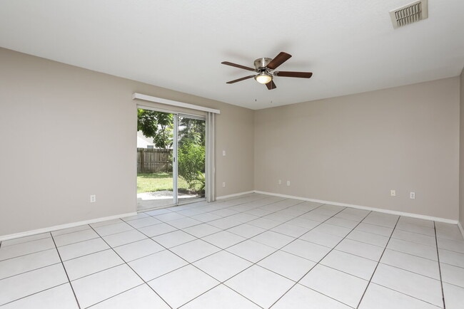 Photo - 1018 Corkwood Dr