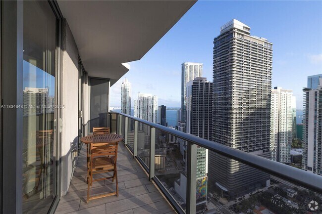 Building Photo - 55 SW 9th St Unit 3404 Rental