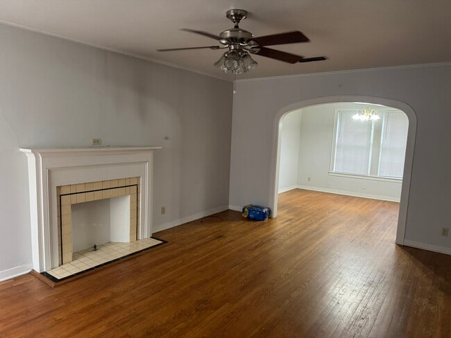 Photo - 113 E Merrick St