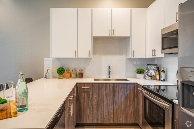 3HAB, 2,5BA - 1426SF - Monarch Luxury Townhomes - VIRTUAL & IN PE...