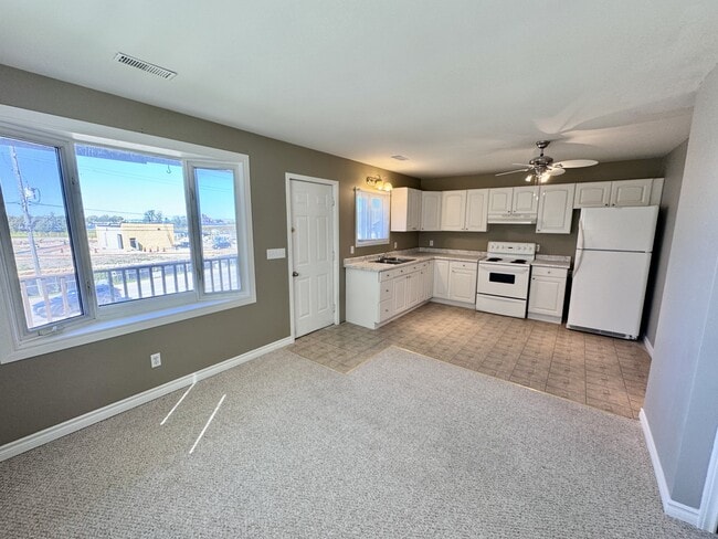 Photo - 1011 Front Rd Unité Upper