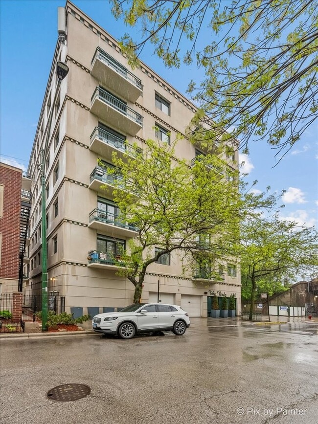 Building Photo - 680 N Green St Unit 605